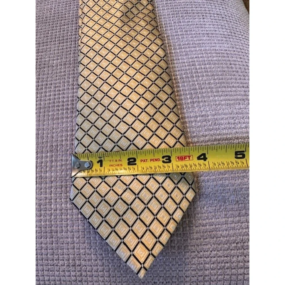Zylos George Machado Mens Gold‎ Black Geometric Diamond 100% Silk Necktie Tie